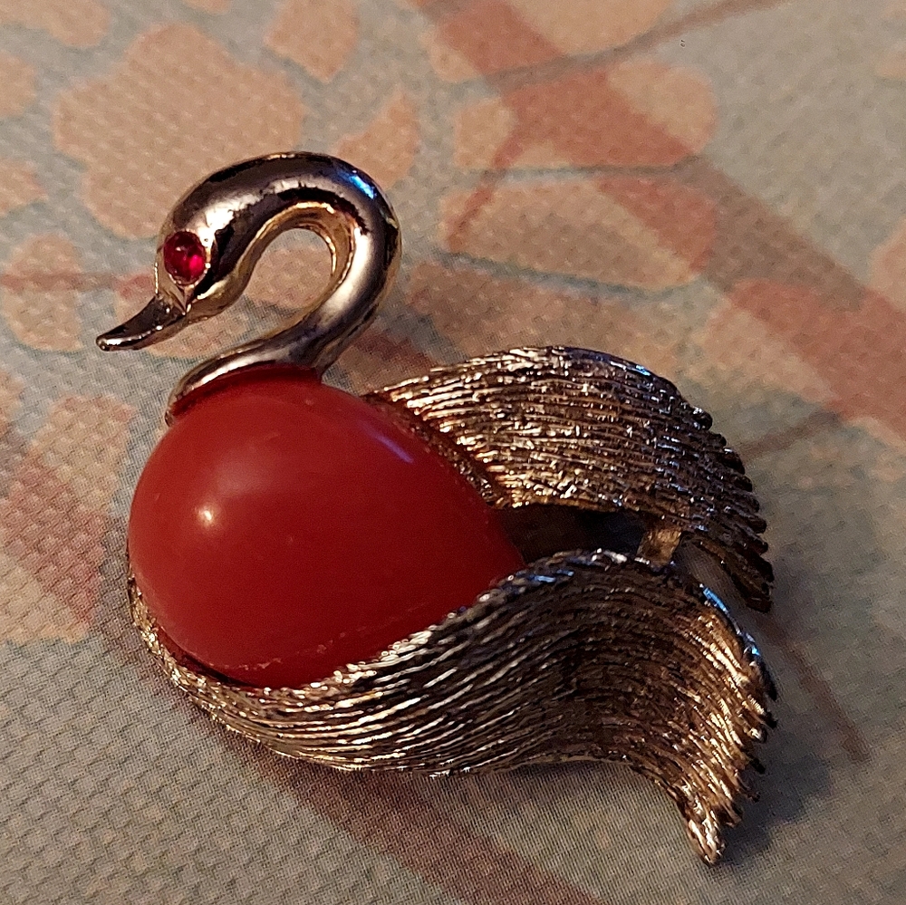 Vintage Swan Brooch